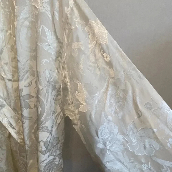 Victoria's Secret Gold Label Robe - size petite small. Great VINTAGE condition - Picture 5 of 16